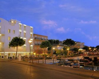 Hotel Al Cavallino Bianco - ריצ'ונה - בניין