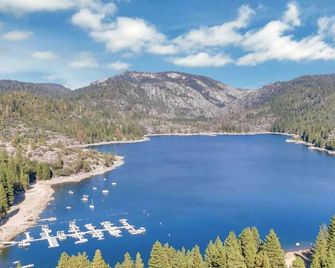 Strawberry Inn - Strawberry (Tuolumne County) - Outdoors view