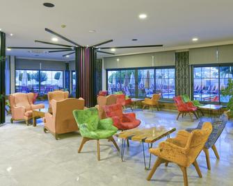 Monart City Hotel - Alanya - Sala de estar
