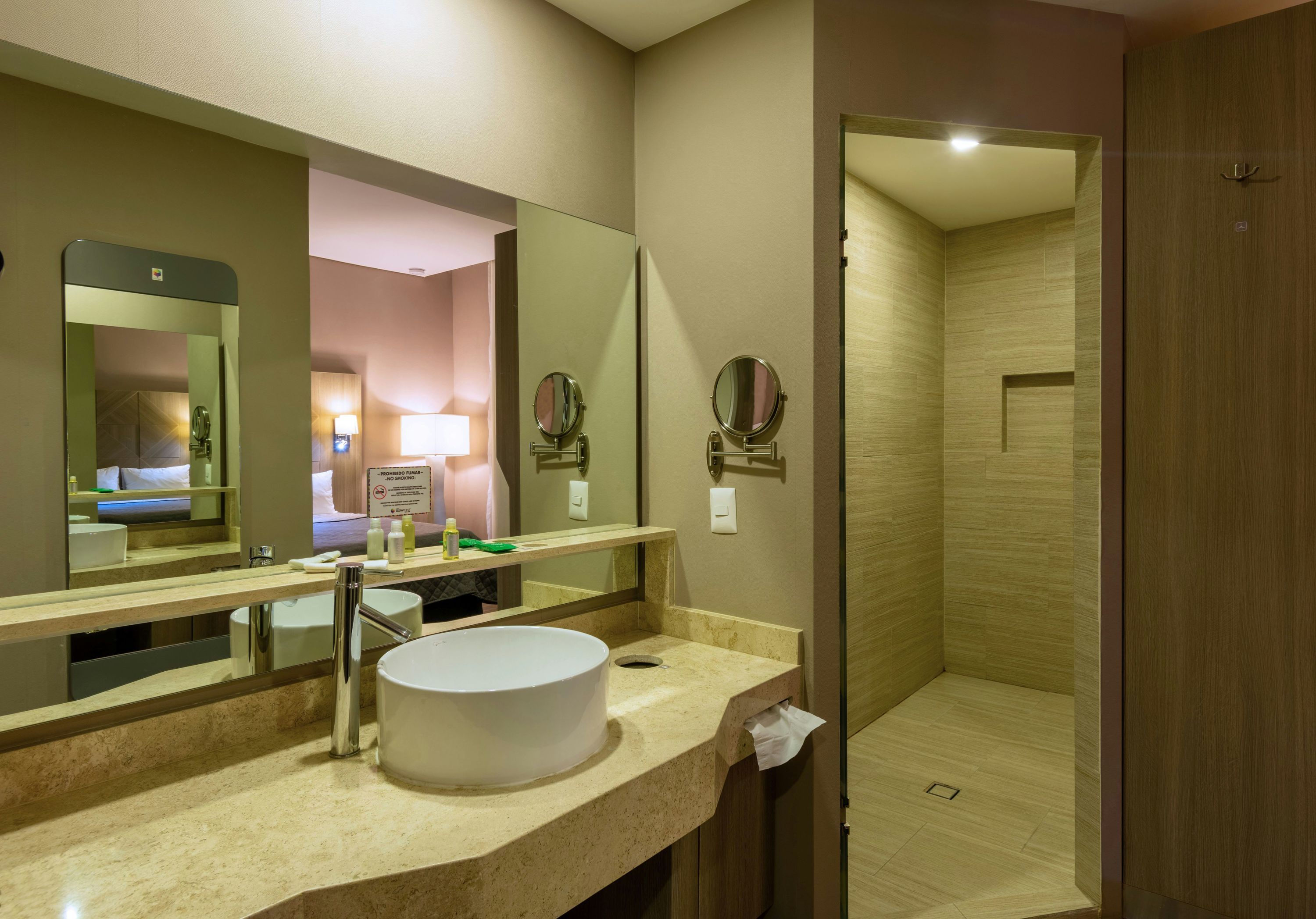 Hotel Glow Point - Mulza - León - Bathroom