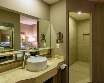 Hotel Glow Point - Mulza - León - Bathroom
