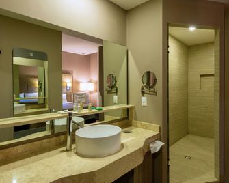 Hotel Glow Point - Mulza - León - Bathroom