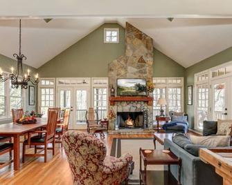 Mountain Acres Retreat - Relax in Total Seclusion! - Dawsonville - Sala de estar