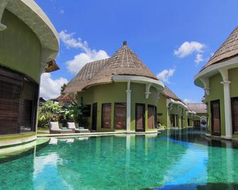 Villa Seminyak Estate & Spa - By Astadala - Denpasar - Zwembad