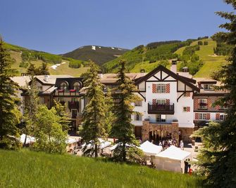 Austria Haus Hotel - Vail - Building