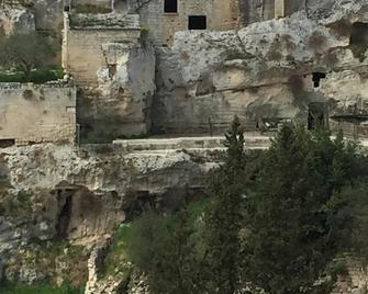 Here, In The City Of Water And Stone - Gravina in Puglia - Будівля