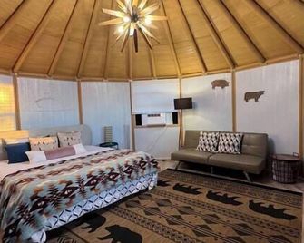 Glamping-Sky Dome Yurt-Tiny House-2 modern composting toilet - Valley Center - Bedroom