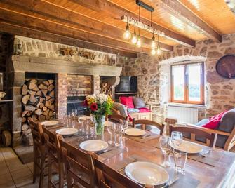 Tsé Brava - Saint Antheme - Saint-Anthème - Dining room