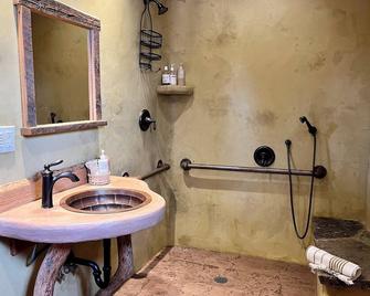 Bunkhouse Inn Rm 1-Dog Friendly, Walk to Downtown Winthrop - Winthrop