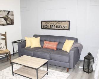 Great Value for when you need a place to call home for a short period of time. - McDonough - Living room