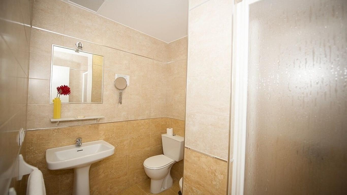 Hostal Avenida