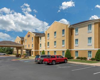 Comfort Inn and Suites Bryant-Benton - Bryant - Building