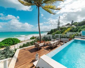 Queens Cottage 4-Beachfront Villa - Swimming pool, staff, Newly refurbished! - Duncans - Pool