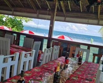 Cruisers Beach Resort - San Agustin - Restaurante