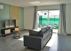 Le Green'spa - Dijon - Spa-Jardin-Parking Privé - Longvic - Living room