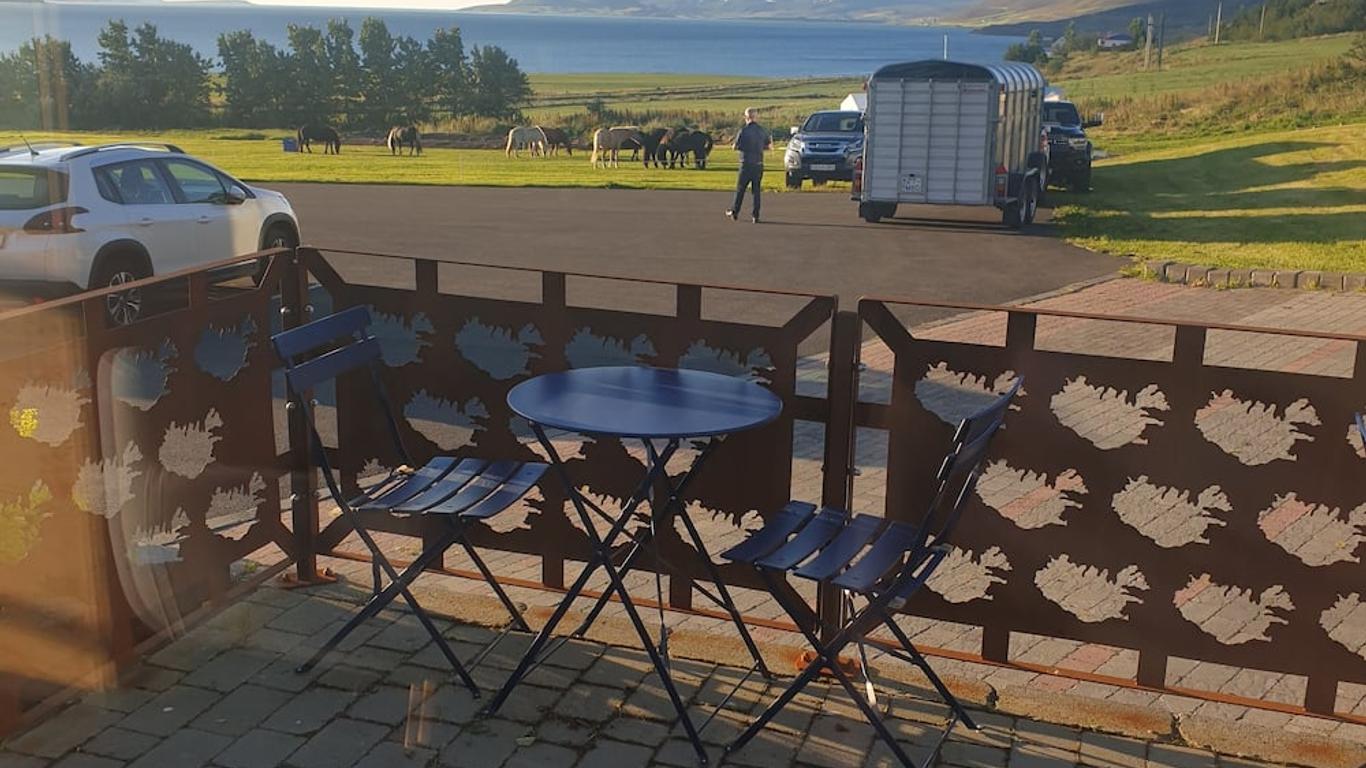 Hotel Sveinbjarnargerdi