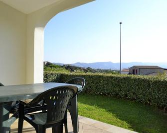 Gf Apartments La Vigna - Badesi - Patio