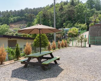 Yangpyeong Byeolbamjigi - Yangpyeong-gun - Patio