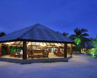 Fun Island Resort & Spa - Guraidhoo - Patio