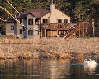Gateway to Lake Superior-near Ashland, WI . Private Cabin-237 acres & Trails. - Ashland - Building