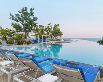 Royal Cliff Grand Hotel Pattaya - Pattaya - Pool