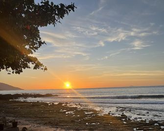 Penginapan paradis - Sabang - Beach