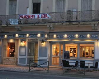 Le Moderne - Remoulins - Gebäude