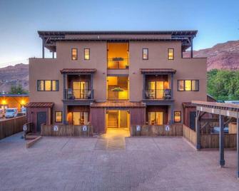 57 Robber's Roost - Moab - Building