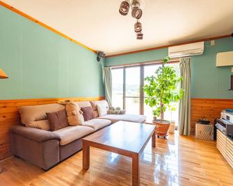 Share Creative&Bed adonoan - Takeo - Huiskamer