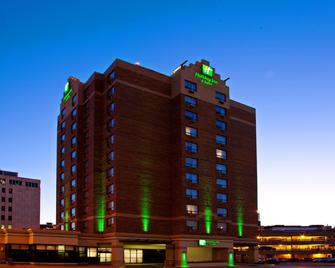 Holiday Inn & Suites Winnipeg-Downtown - Winnipeg - Building