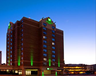 Holiday Inn & Suites Winnipeg-Downtown By IHG - Winnipeg - Edificio