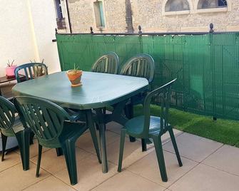 Sweet Home - Aimargues - Patio