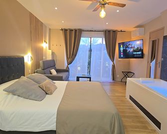 Appart Hotel Cinéma Perpignan - Perpignan - Chambre