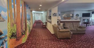 Oceanview Inn - Crescent City - Lobby