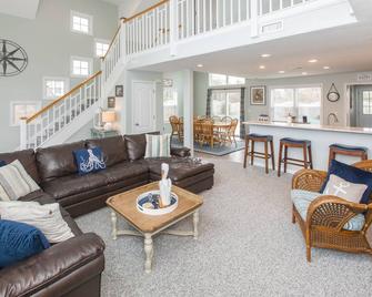 Anchor Down - Virginia Beach - Living room