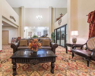 Super 8 by Wyndham Abilene South - Abilene - Wohnzimmer