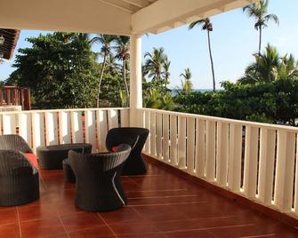 My Little Beach House in Poneloya - Poneloya - Balcón
