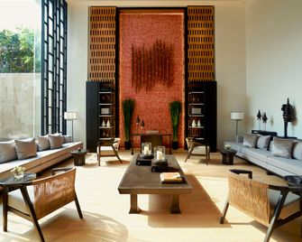 Anantara Chiang Mai Serviced Suites - Chiang Mai - Living room