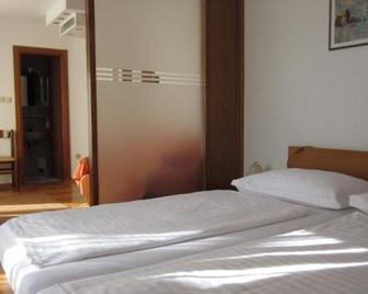 Hotel Concordia - تروجير - غرفة نوم