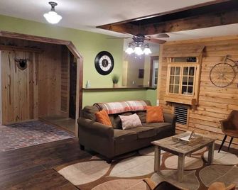 Country Guest House - Plymouth - Obývací pokoj