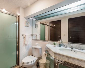 Large House - walking to beach - 10 guests! - Cancún - Baño