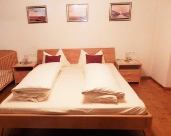 Quaint farmhouse with comfort and a typical atmosphere - Biberwier - Schlafzimmer