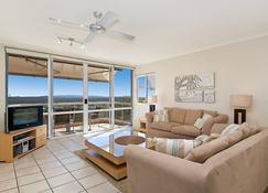 Bali Hai Apartments Noosa - Noosa Heads - Living room