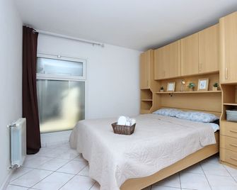 Apartments with a parking space Brsec, Opatija - 7755 - Brseč - Bedroom