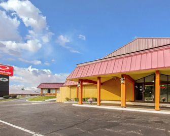 Amerivu Inn & Suites - Gilbertsville - Gilbertsville - Edificio