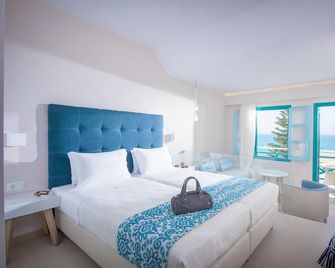 Petra Beach Hotel - הרסוניסוס