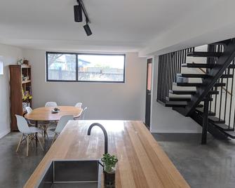 A home away from home - Inverloch - Dining room