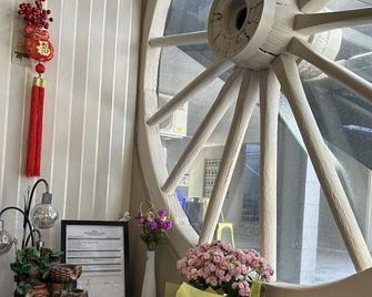 Tudor Motor Lodge - המילטון - דלפק קבלה