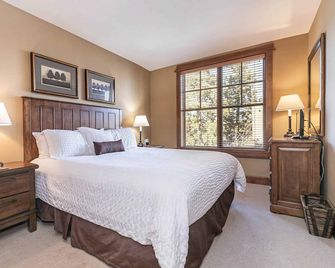 Iron Horse Lodge North 205 by East West Hospitality - Truckee - Спальня