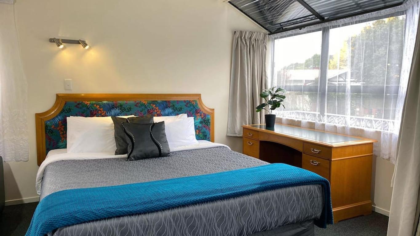 Pembrooke Motor Lodge